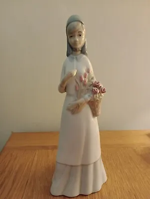 Buy Lladro Flower Girl Figurine • 16£