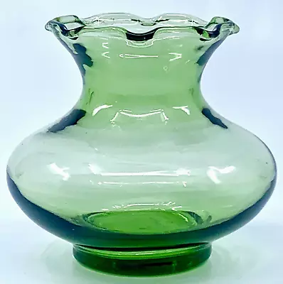 Buy Vintage Anchor Hocking Small Emerald Green Glass Ruffled Rim Bulb Flower Vase • 8.95£