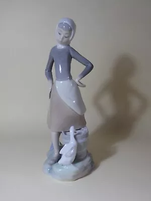 Buy LLADRO  GIRL WITH MILK PAIL  Girl With Duck And Pail C1974-77 Retired 4682 • 9.95£