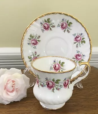 Buy Elizabethan English Fine Bone China Small Teacup & Saucer With Roses & Gold Trim • 18.03£