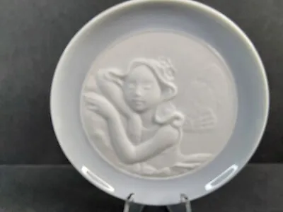 Buy Lladro Girl Sleeping 4  10cm. Decorative Plate Lladro Privilege • 4.99£