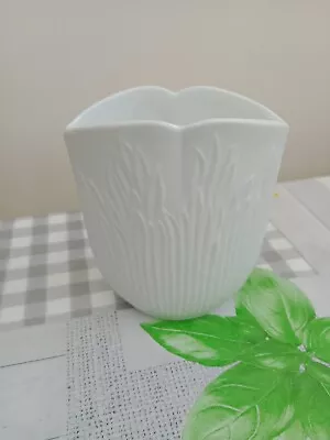 Buy AK KAISER Vase White Bisque Porcelain    M. Frey West Germany Small Oval Vase • 12£