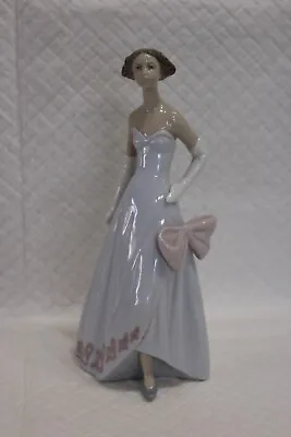 Buy Lladro 6595 Lady With Bow On The Runway 20cm Figurine - VGC • 60£