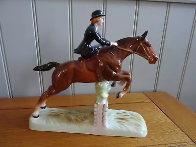 Buy BESWICK HUNTSWOMAN (Style One) JUMPING. Perfect Condition. Model No. 982. • 250£
