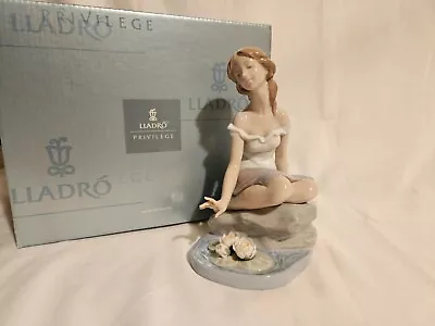 Buy 'REFLECTIONS OF HELENA ' Lladro Privilege Figure/ Figurine # 7706 • 150£