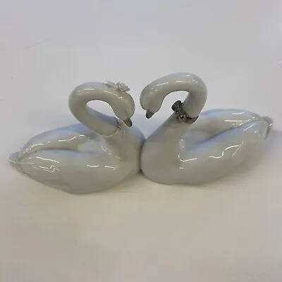 Buy Lladro NJI 14 Pair Of White Swans Figurine Silver Bow Around Neck • 36.95£