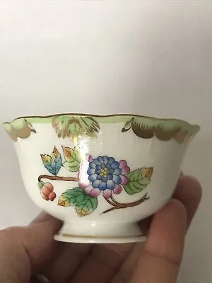 Buy HEREND Hand Painted PORCELAIN QUEEN VICTORIA Small Sugar Bowl/nuts  Dish • 49.91£