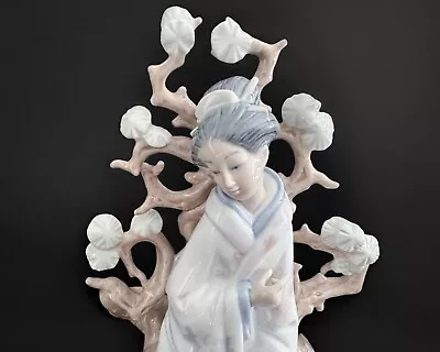 Buy Lladro Geisha Girl Sitting On Tree 12  Figurine #4807 Retired — Missing Fan • 192.10£