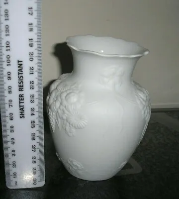 Buy Kaiser Germany Matt White Vase By M Fray.  H = 11cm • 10.80£