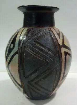 Buy Peruvian Pottery Vintage Chulucanas Dark Geometric Vase Jarron Geometrico Oscuro • 20.49£