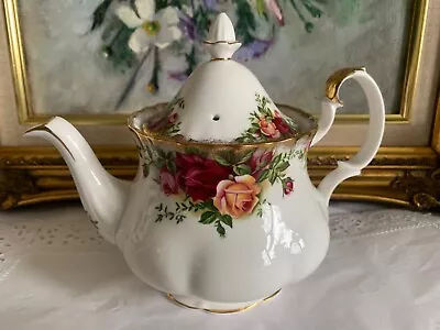 Buy Royal Albert Old Country Roses - Small 1 Pint Teapot • 9.99£
