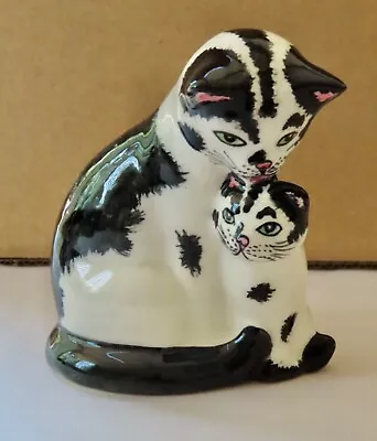 Buy Babbacombe Pottery Black & White  - Mother Cat & Kitten • 20£