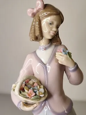 Buy Lladro Vintage Figurine 7644 Innocence In Bloom • 49.50£