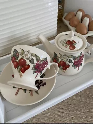 Buy Whittards Royal Creamware  Strawberries China Teapot For One And Cup &saucer • 28£