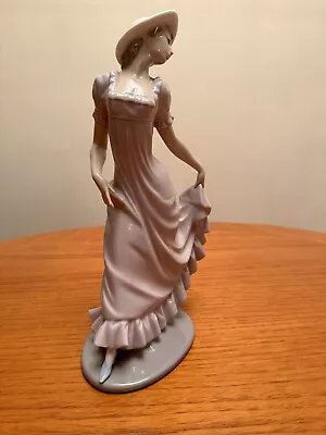 Buy  Elegant Lady  Figurine, Lladro Ornament - B12 • 29.99£