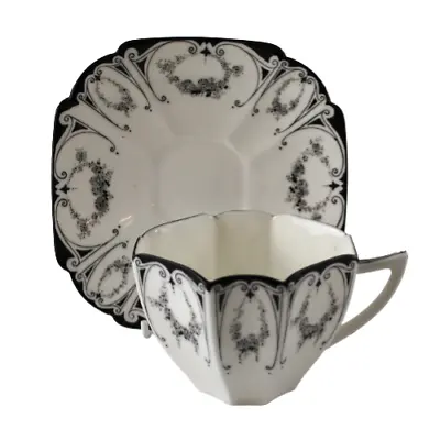 Buy Shelley Tea Cup & Saucer Garland Of Flowers Pattern 2088/11504  Queen Anne Shape • 250£