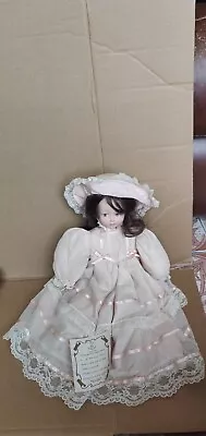 Buy Capodimonte Doll Of A Girl • 5£