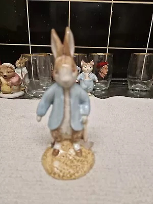Buy Beatrix Potter Figure PETER RABBIT DIGGING BESWICK • 8£