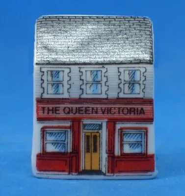 Buy Birchcroft Miniature House Shaped Thimble -- Queen Victoria Pub • 4.95£
