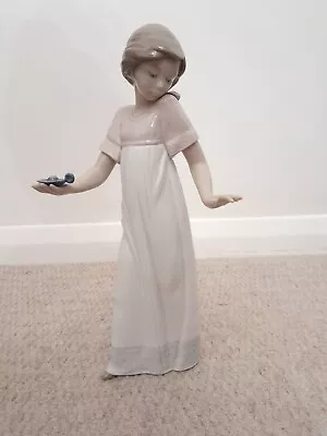 Buy NAO Lladro 1155 To Light The Way (Girl With Candle Holder) Broken Candle (1594) • 15£