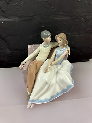 Buy LLADRO NAO Couple In Love On Sofa Flowers 1995 8  Wide X 7.25  High • 49.99£