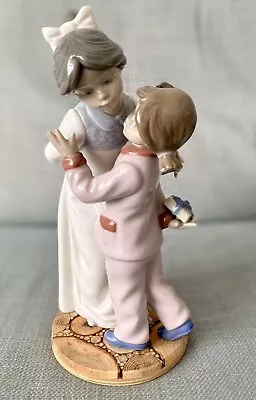 Buy Lladro NAO Large  Daisa 1990 Sisters With Gifts. • 15£
