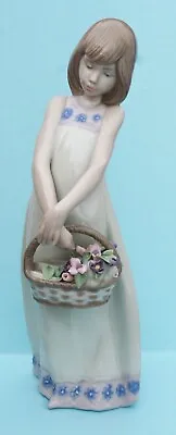 Buy Lladro Figure Of Girl With Basket Of Flowers *floral Treasures* 5605 Retired • 24.99£
