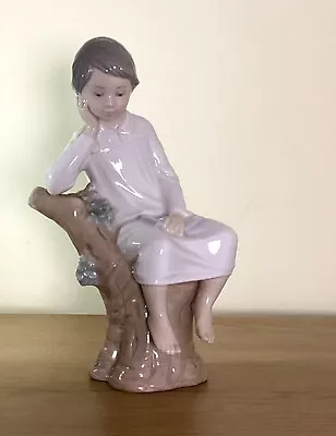 Buy Lladro Figurine Thinking Boy On Tree Stump With Book 4876 VGC Porcelain  • 19.99£