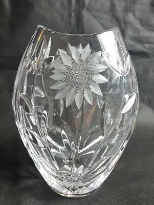 Buy Beautiful High Quality Cut Glass / Crystal Vase  • 19.99£
