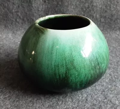 Buy Blue Mountain Pottery BMP Canada Orb Vase Green Glaze • 5£