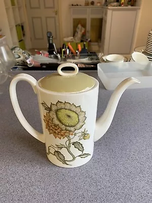 Buy Wedgwood Susie Cooper Sunflower Teapot • 35£