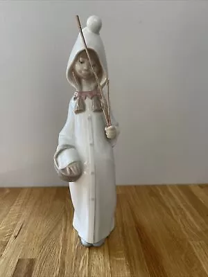 Buy Lladro Daisa Shepherdess With Basket/stick #4678 Figurine • 60£