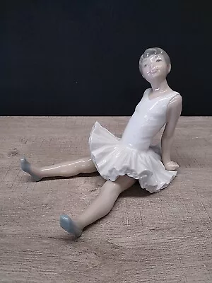 Buy Retired Nao By Lladro  Porcelain Figurine  Divertida  Ballerina Seated • 47.94£
