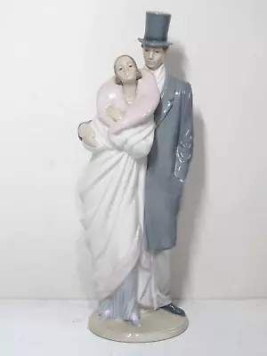 Buy Nao Figurine SOCIETY COUPLE Man And Woman 1221. In Excellent Condition. • 50£