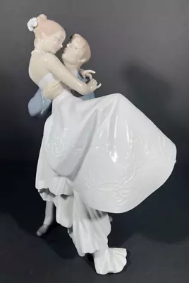 Buy Lladro 8029  The Happiest Day  Wedding Couple Bride & Groom Figurine • 262.90£
