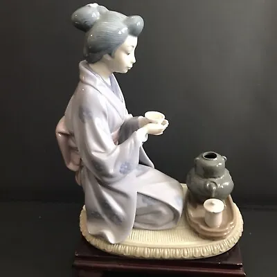 Buy 1981 LLadro 5122 August Moon Geisha Japanese Girl Serving Tea Ceremony Figurine • 94.32£