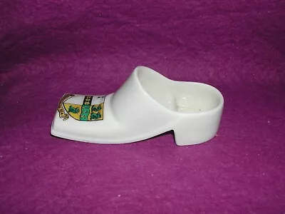 Buy GOSS  Crested China Queen Elizabeth Riding Shoe. Frinton On Sea Crest • 4.99£