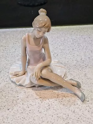Buy Nao Lladro Figurine Ballerina • 40£