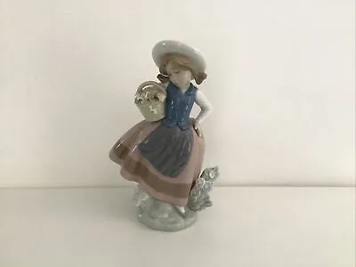 Buy Lladro Figurine Sweet Scent Girl With Basket Of Flowers • 20£