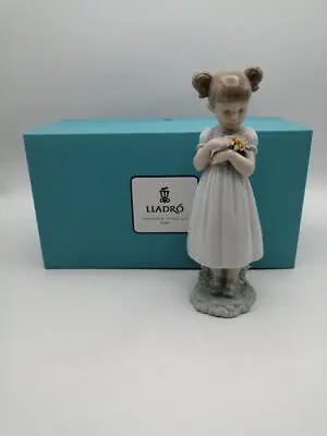 Buy Lladro Real Figurine • 188.09£