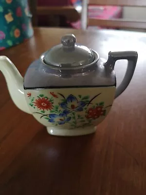 Buy Vintage Golden Series Childrens Tea Cups, Saucers & Teapot • 0.99£