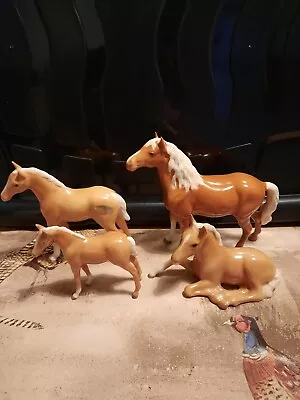 Buy 1 Beswick Palomino Pony And 3 Foals Bundle 1 Crack In Ear  • 30£