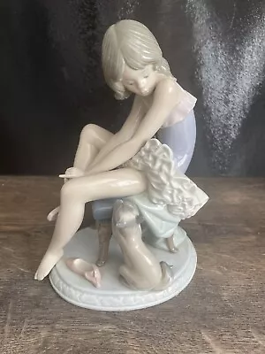 Buy Superb Lladro Figurine • 100£