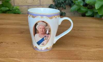 Buy Queen Elizabeth II Mug - Royal Family Queen Elizabeth Commemorative Mug Keepsake • 9.99£
