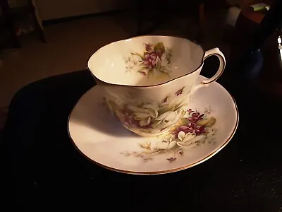 Buy Queens Tea Cup And Saucer--Fine Bone China--Made In England • 19.94£