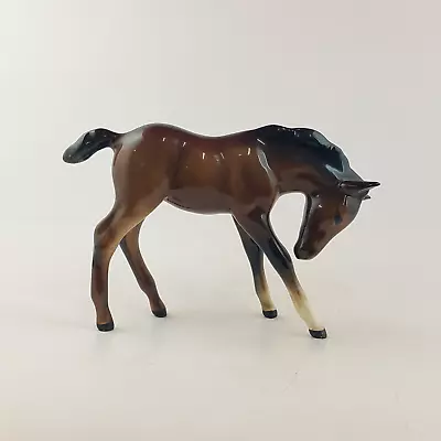 Buy Beswick Horses - Large Foal Head Down 947 - BSK 3327 • 25£
