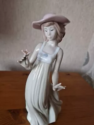 Buy Nao By Lladro Figurine Ornament - Lady With A Flower In A Pink Hat • 25£