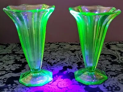 Buy Vaseline Czech-Bohemia Lobmyer 1900's Emerald Green Stylish Glass Vase Set • 456.35£