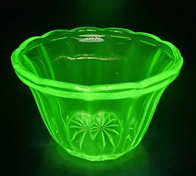 Buy VINTAGE ART DECO GREEN GLASS Bon Bon Trinket Dish 1930s Uranium Glass Pot • 0.99£