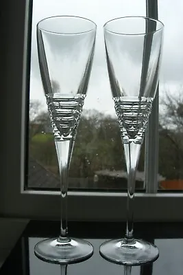 Buy Edinburgh Crystal  - Two Tall Champagne Glasses - The Edge  CIRRUS  - Signed. • 40£